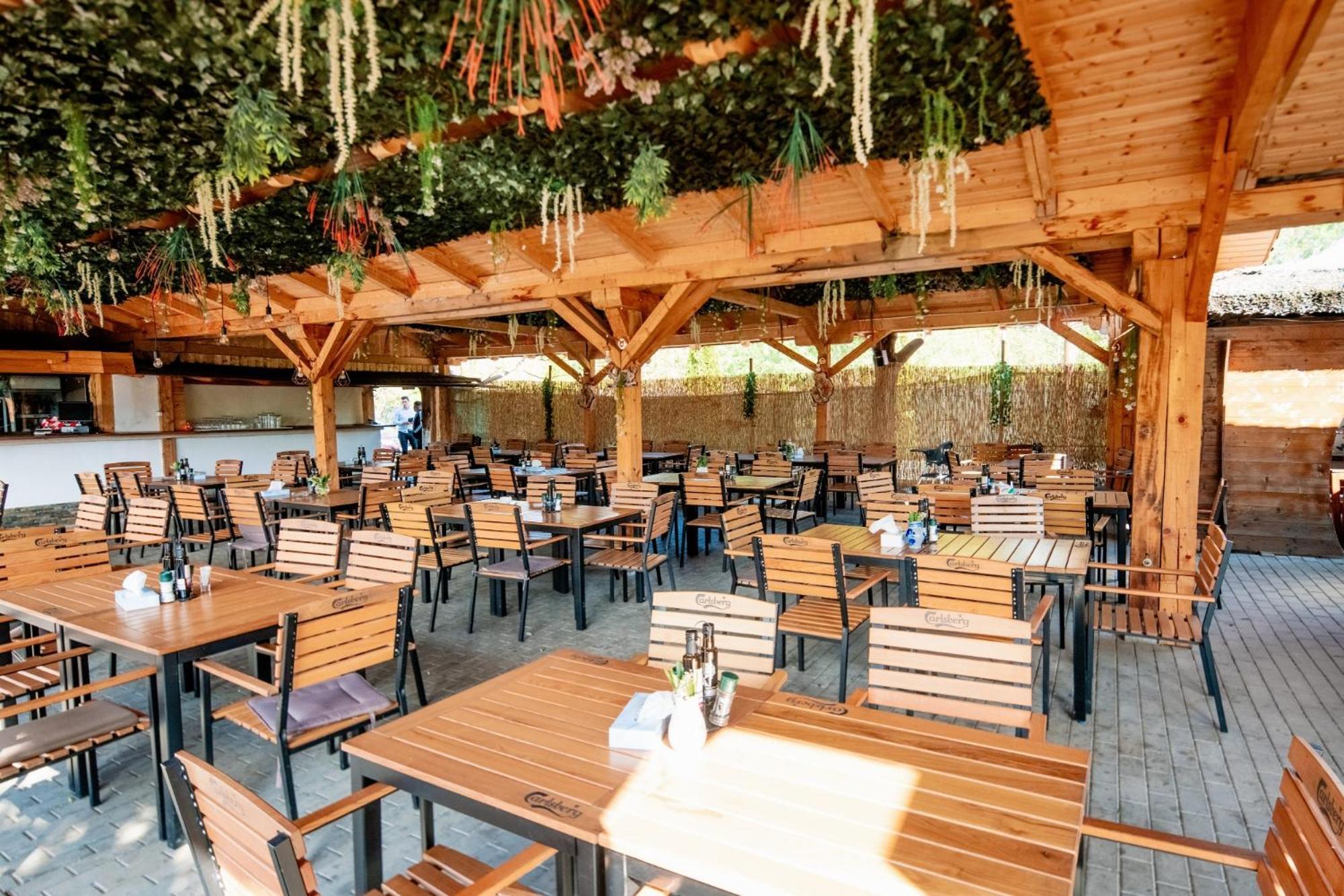 فندق Montana Garden Răşinari المظهر الخارجي الصورة